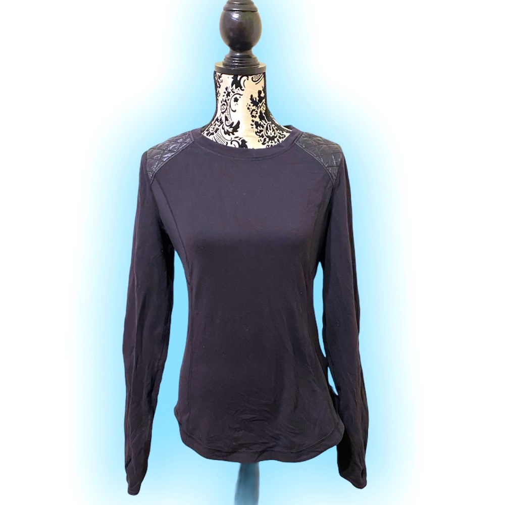 Lululemon Ice Queen top